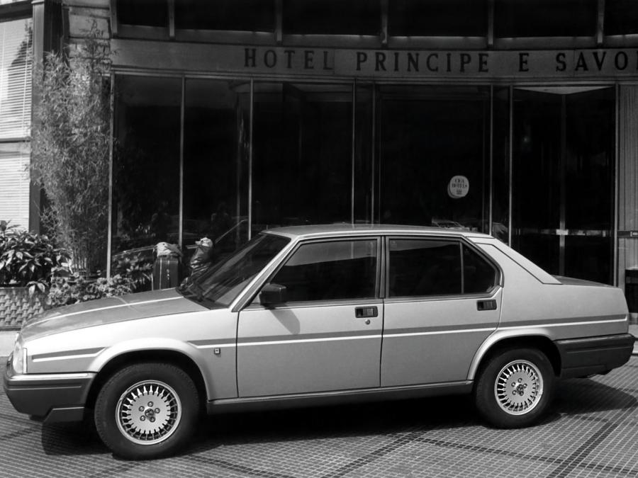  Alfa Romeo 90 (162A) 1984 года  (фото 21 из 25)